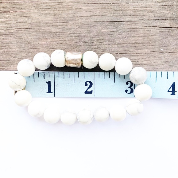 Stone Beaded Bracelet - Picture 2 of 4